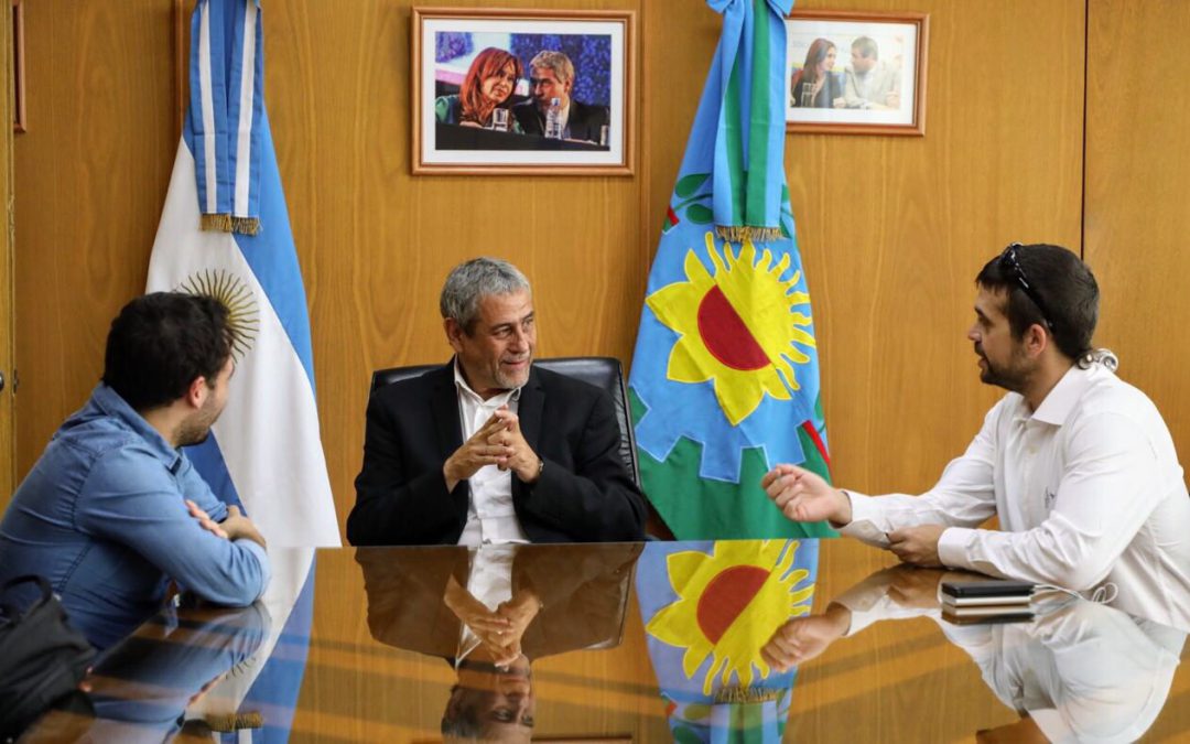 Jesús Santos se reúne con el alcalde Avellaneda, ciudad sin deuda